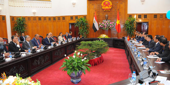 السيد الرئيس يلتقى رئيس الوزراء الفيتنامى‎ (11)