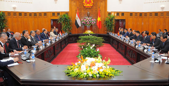 السيد الرئيس يلتقى رئيس الوزراء الفيتنامى‎ (10)