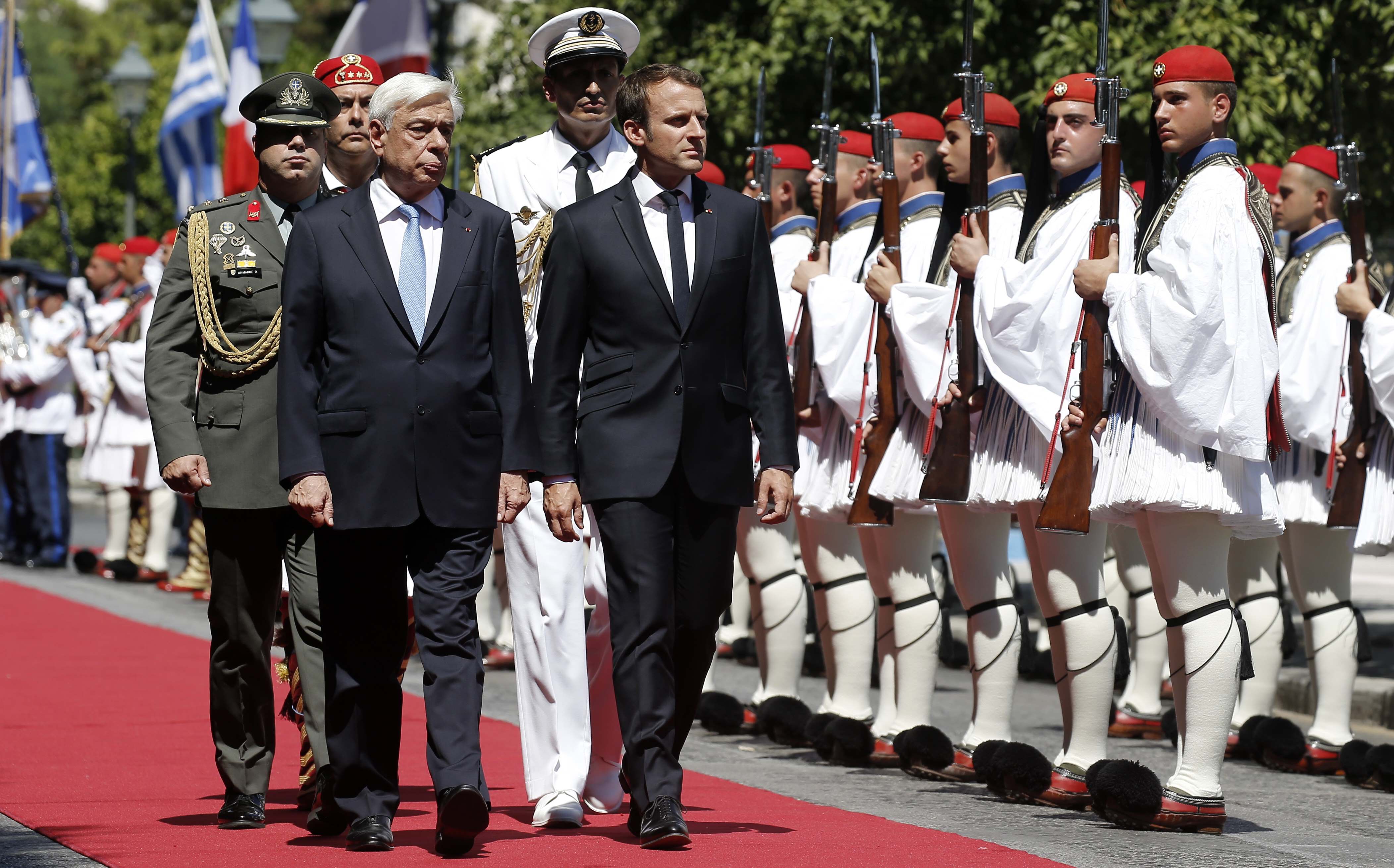 الرئيس اليونانى والرئيس الفرنسى