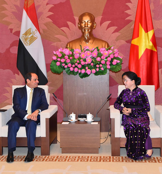 السيد الرئيس يلتقى رئيسة الجمعية الوطنية الفيتنامية‎ (4)