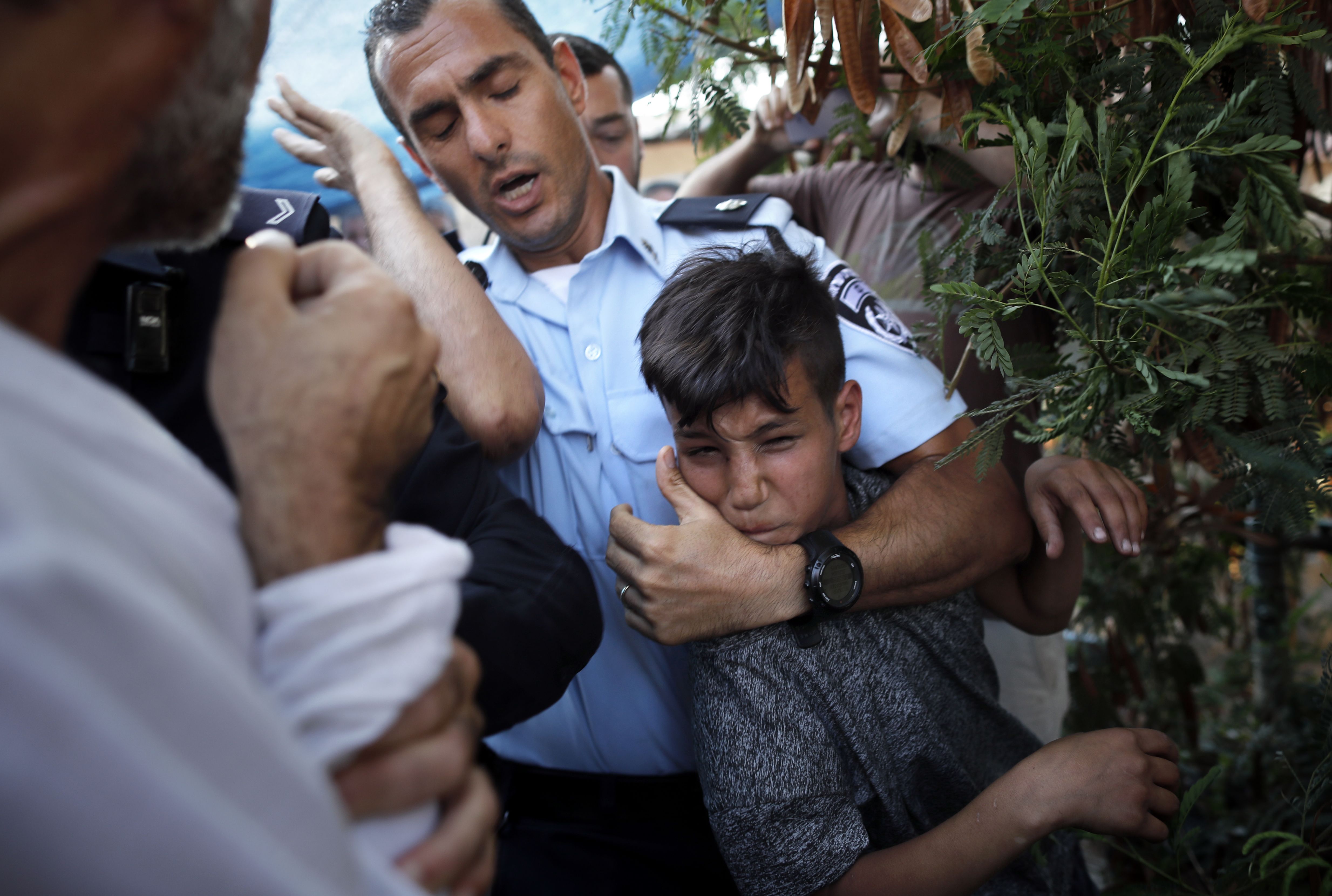 قوات الاحتلال تعتقل الطفل