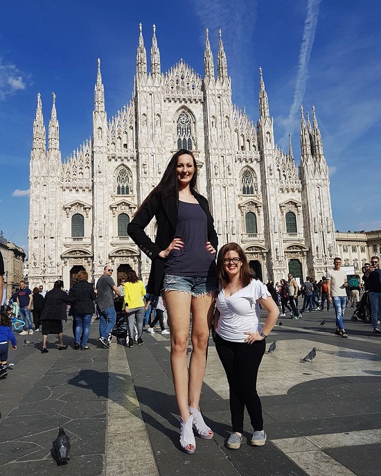 اطول امرأة فى العالم (2)