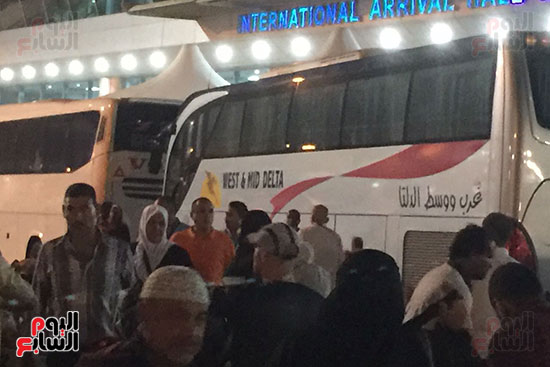 حجاج غزة يغادرون مطار القاهرة (36)
