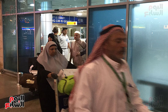 حجاج غزة يغادرون مطار القاهرة (22)
