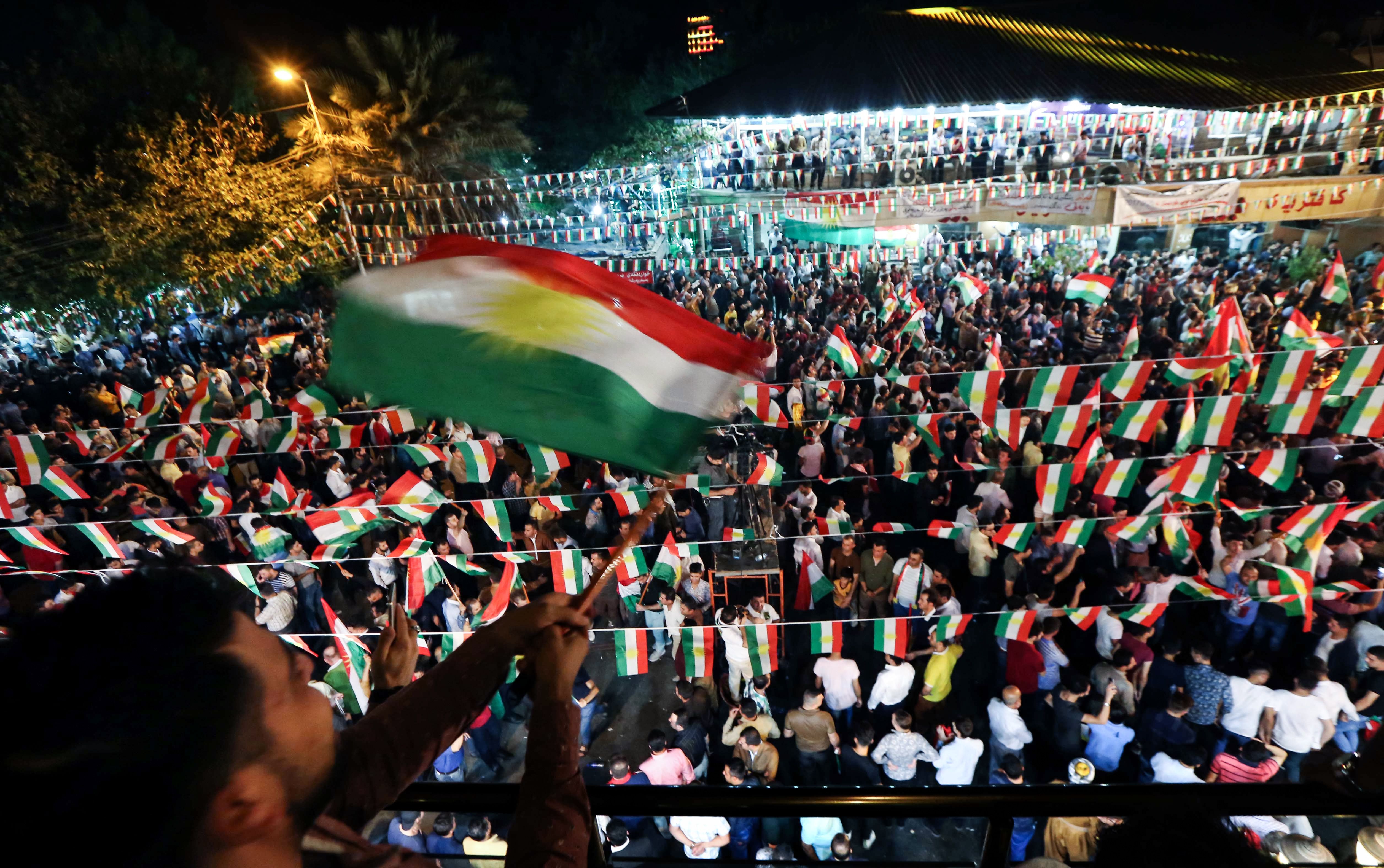 الاف الاكراد يحتفلون باستفتاء الاستقلال عن العراق