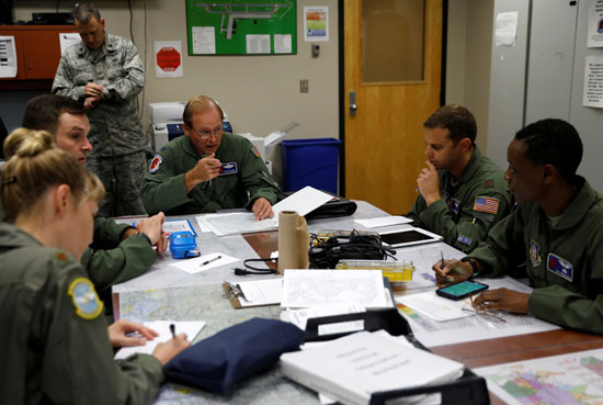 اجتماع لسلاح الجو الأمريكى لبحث الاستعدادات لإعصار إرما فى فلوريدا
