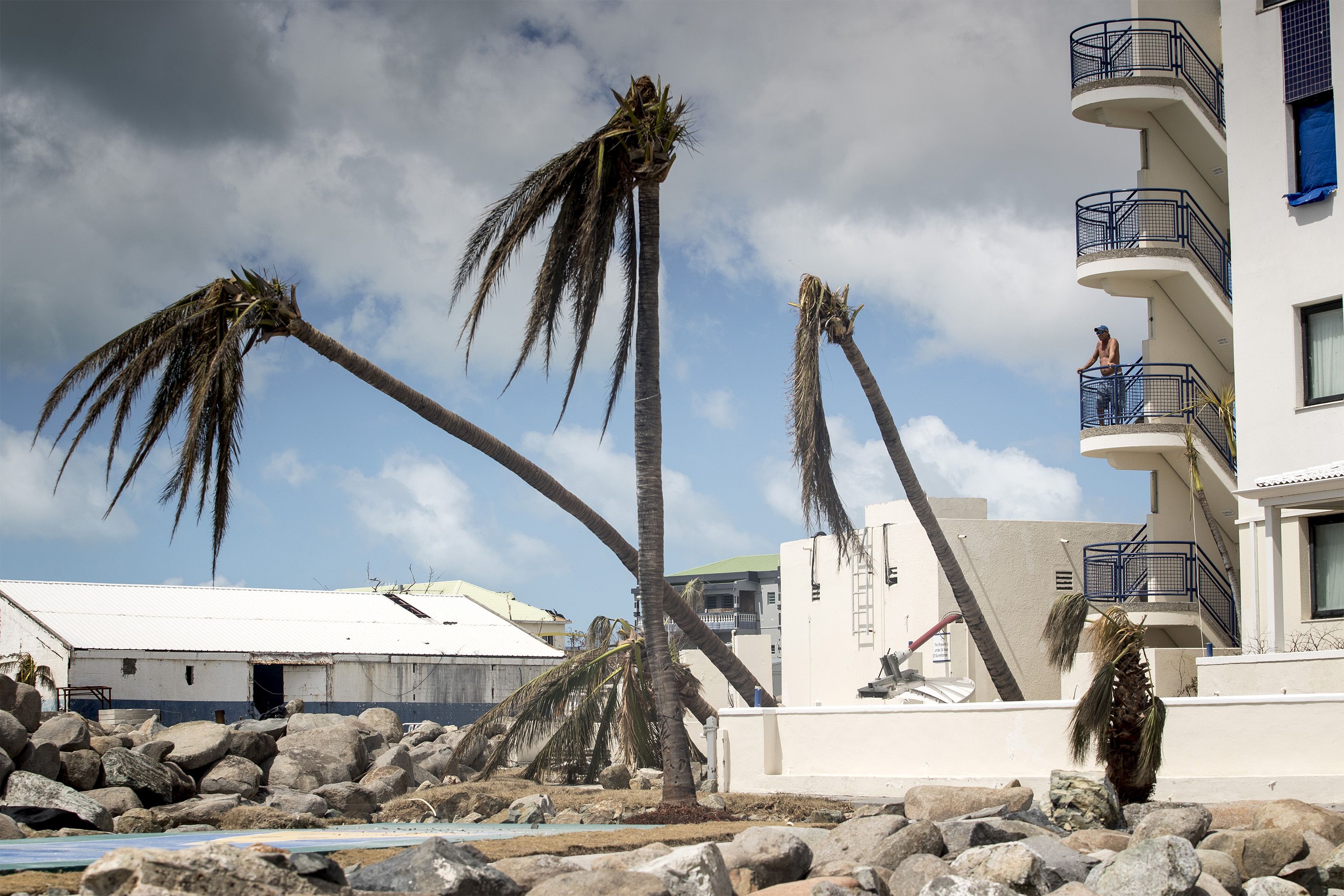 أثار مدمرة لإعصار إرما فى جزيرة سانت مارتن الهولندية