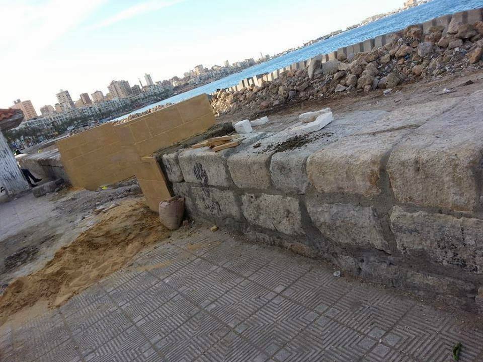 السور الصخرى للميناء القديم أنشأ عام 1902