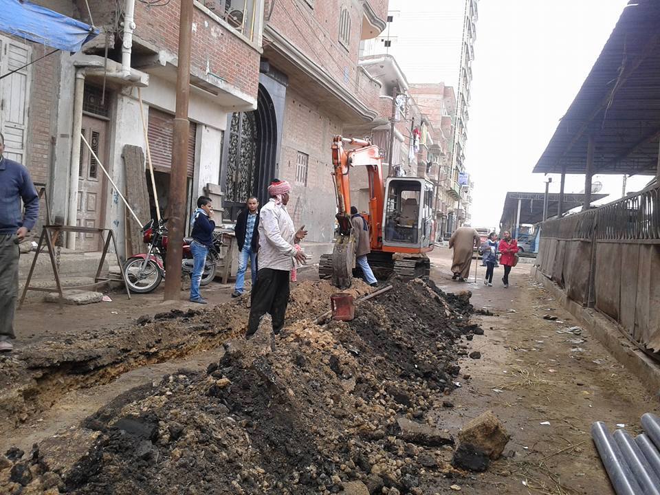            جانب من عمليات الصيانة بمدينة فوه