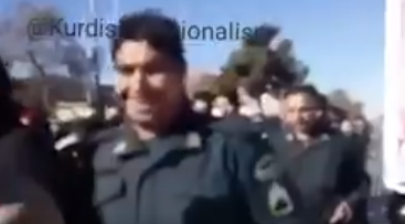 ضباط بالجيش يشاركون فى مظاهرات ايران
