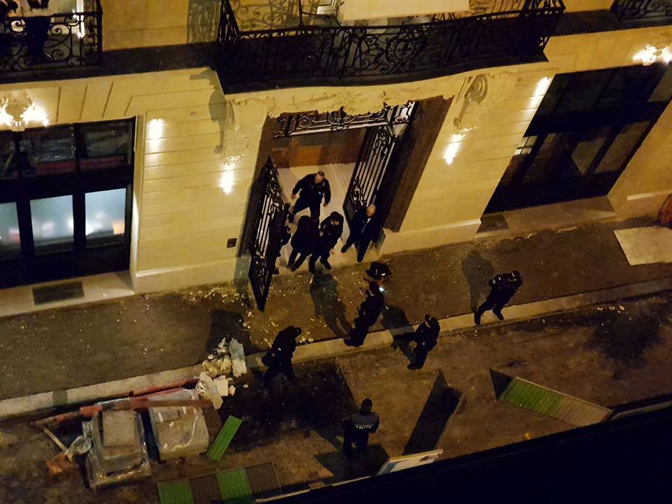الشرطة الفرنسية فى موقع حادث السرقة