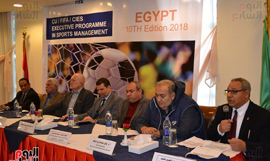 تكريم حسن شحاتة فى حفل افتتاح برنامج الإدارة الرياضية بجامعة القاهرة (3)