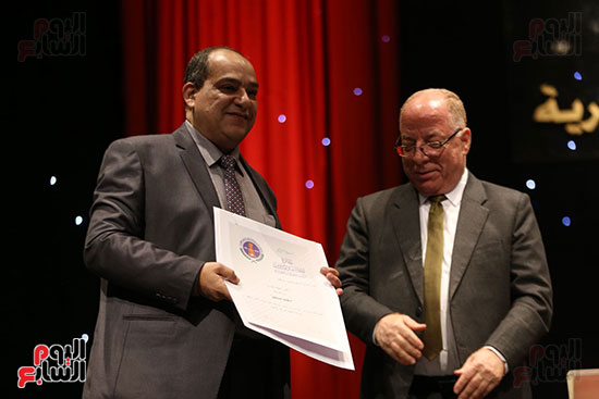 وزير الثقافة يكرم الفائزين بجائزة إحسان عبد القدوس (7)