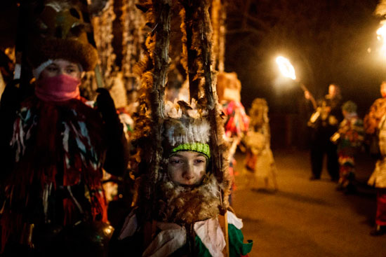 جانب من انطلاق مهرجان الأقنعة فى بلغاريا لطرد الأرواح الشريرة