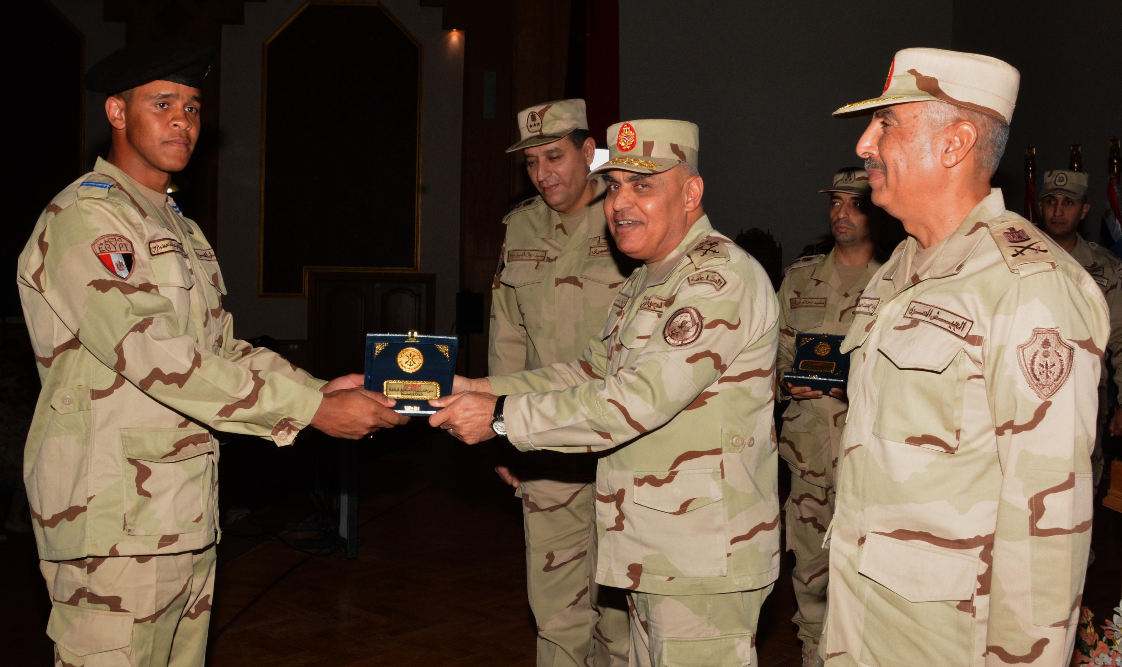 الفريق أول صدقى صبحى القائد العام للقوات المسلحة وزير الدفاع والإنتاج الحربى (3)