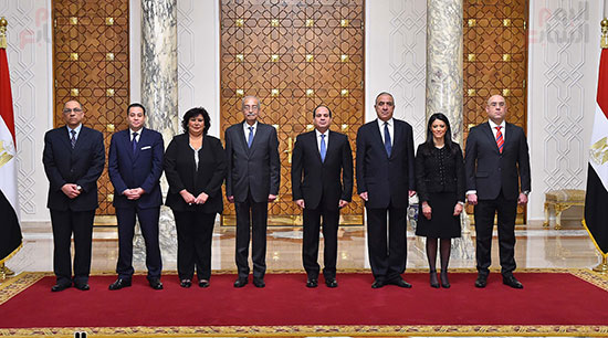 صور الوزراء الجدد يؤدون اليمين الدستورية أمام الرئيس السيسي (1)
