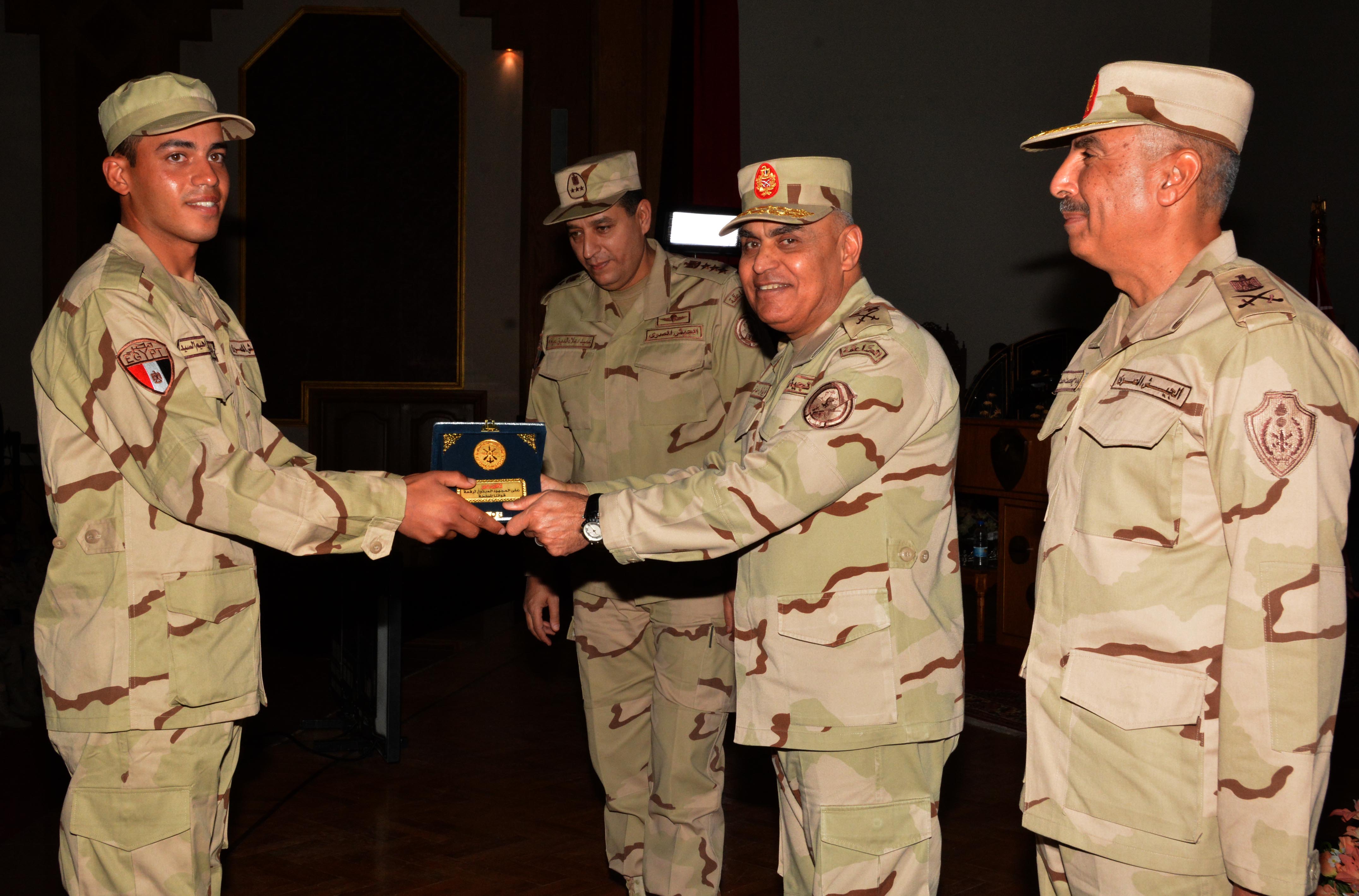 الفريق أول صدقى صبحى القائد العام للقوات المسلحة وزير الدفاع والإنتاج الحربى (5)