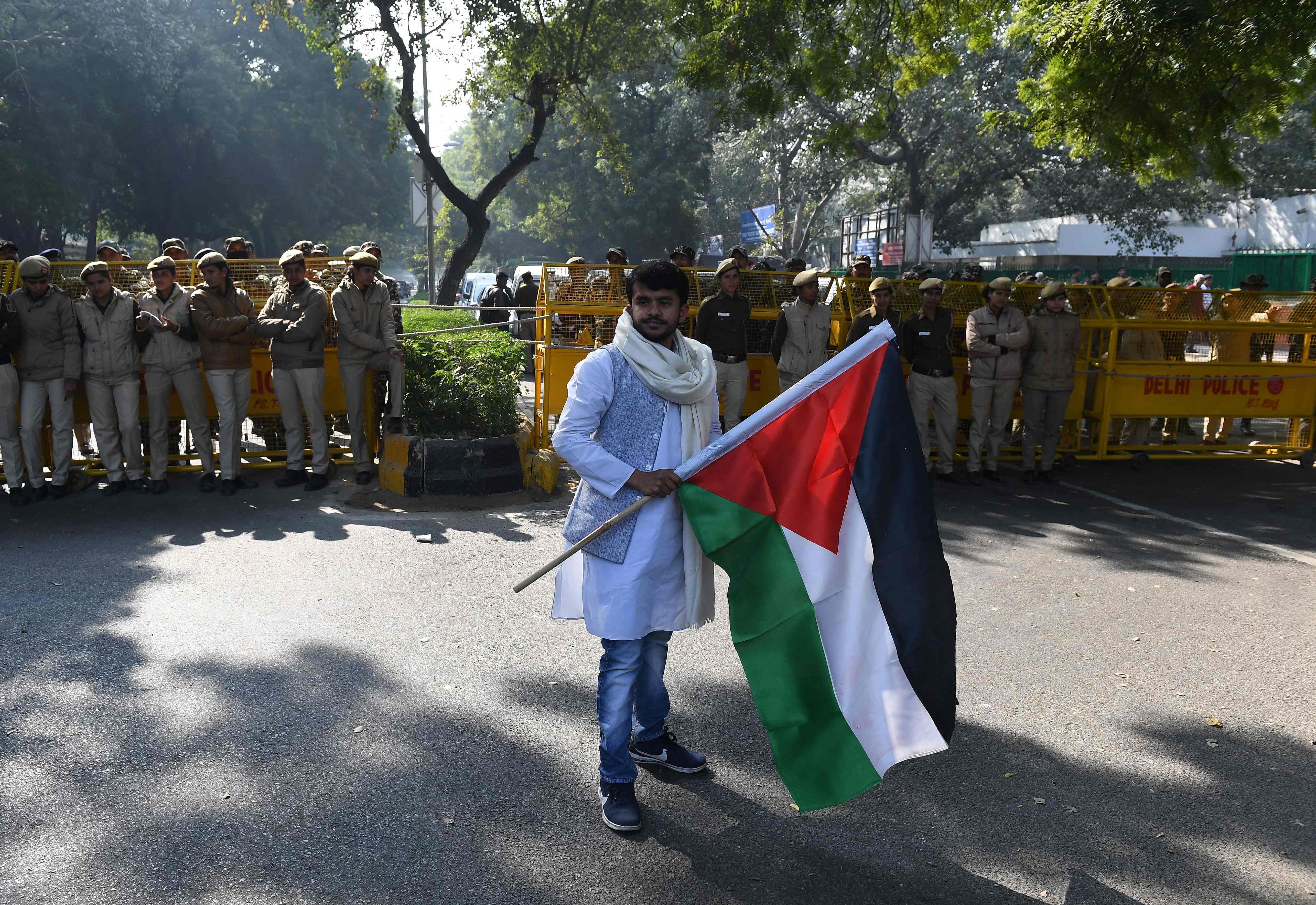 العلم الفلسطينى يرفرف فى نيودلهى