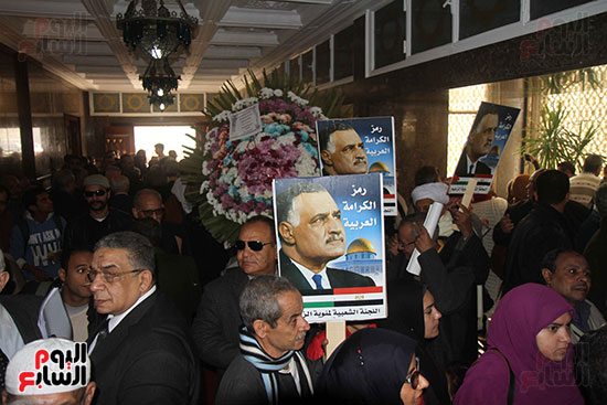 فنانون وسياسيون أمام ضريح عبد الناصر احتفالا بمرور مائة عام على مولده (34)
