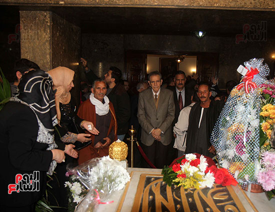 فنانون وسياسيون أمام ضريح عبد الناصر احتفالا بمرور مائة عام على مولده (51)
