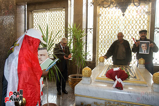 فنانون وسياسيون أمام ضريح عبد الناصر احتفالا بمرور مائة عام على مولده (5)