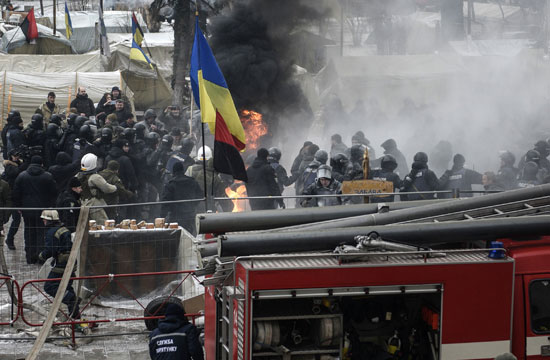 جانب من اندلاع الاشتباكات مع شرطة أوكرانيا