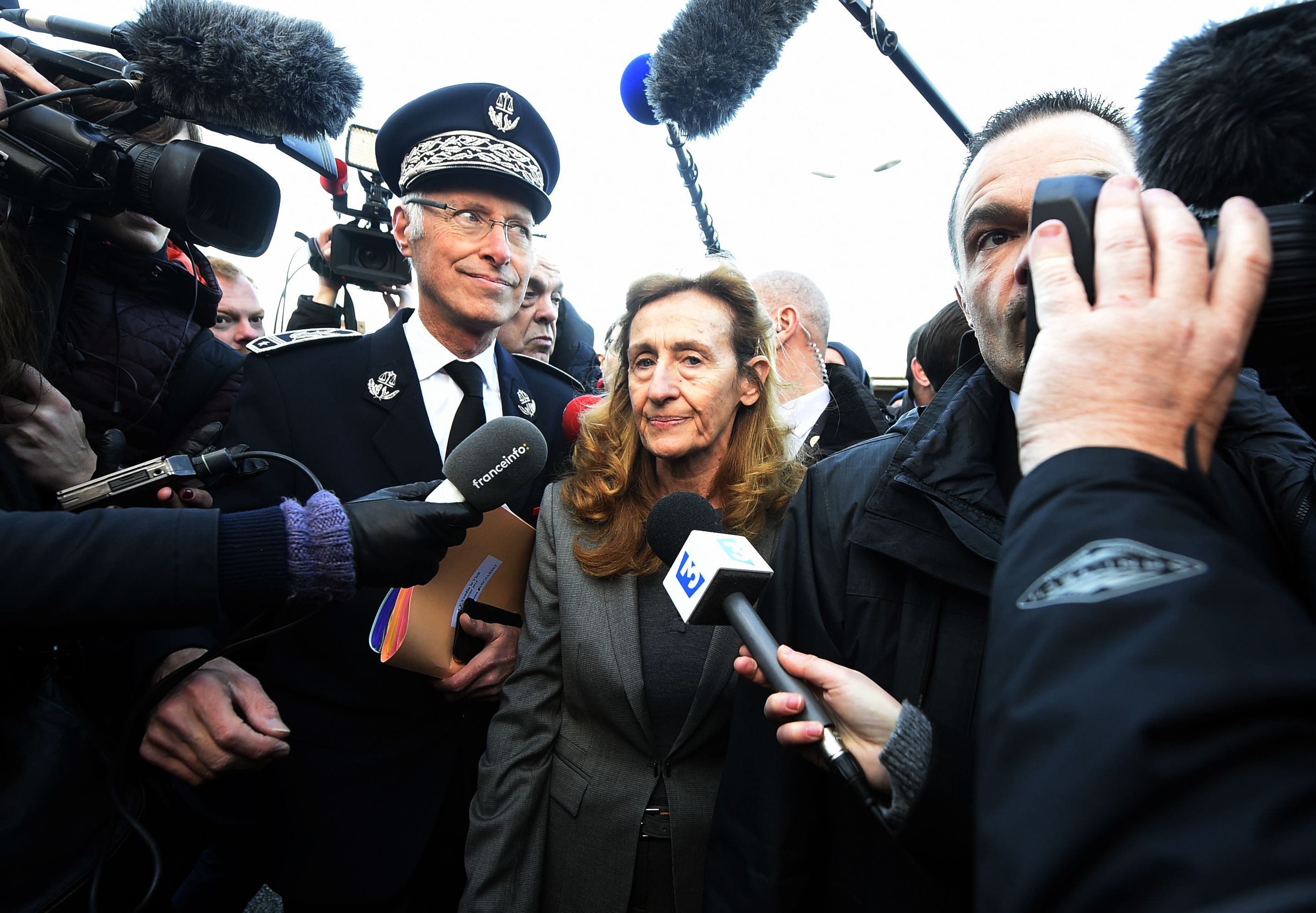 وسائل الإعلام تحيط بوزيرة العدل الفرنسية