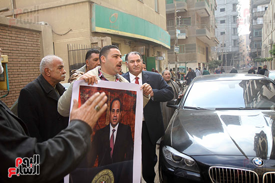 صور محمد فودة يقود مسيرة حاشدة مع أبناء زفتى للتوقيع على توكيلات ترشح السيسى لفترة رئاسية ثانية (34)