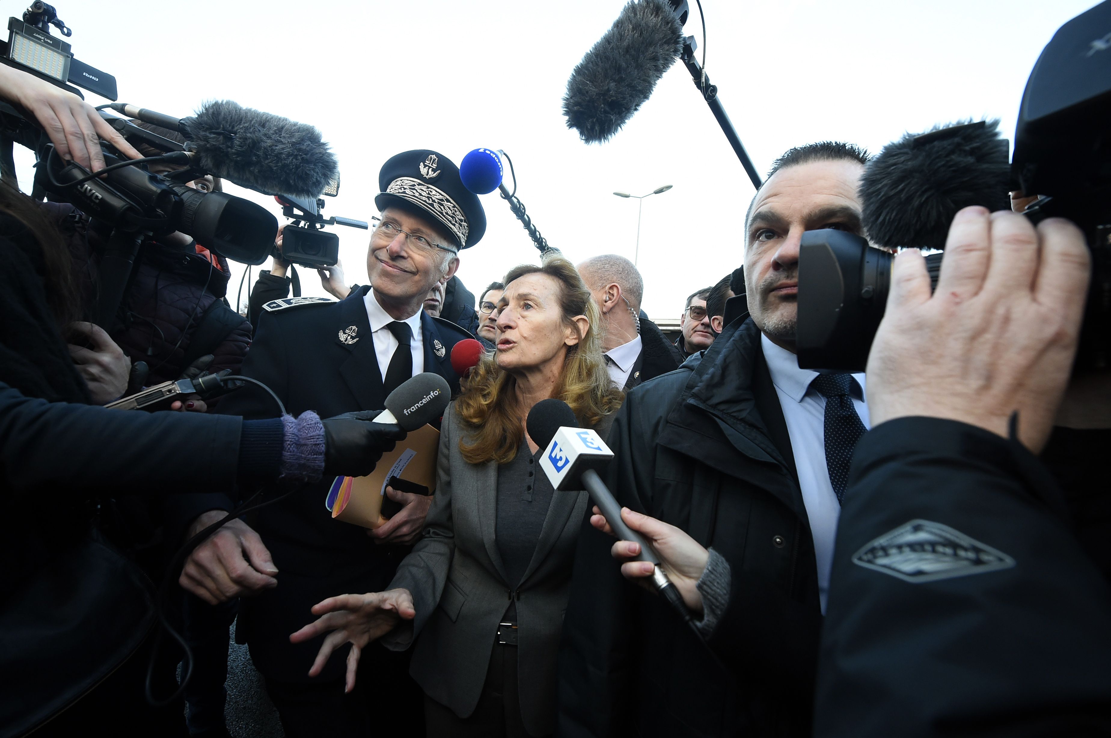 وزيرة العدل الفرنسية تتحدث إلى وسائل الإعلام