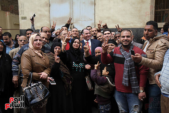 صور محمد فودة يقود مسيرة حاشدة مع أبناء زفتى للتوقيع على توكيلات ترشح السيسى لفترة رئاسية ثانية (3)