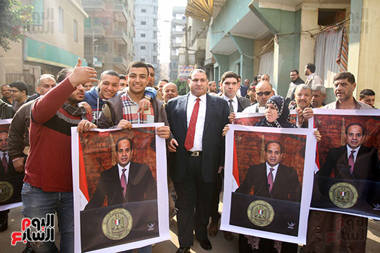 صور محمد فودة يقود مسيرة حاشدة مع أبناء زفتى للتوقيع على توكيلات ترشح السيسى لفترة رئاسية ثانية (35)
