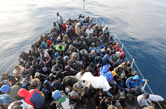 مهاجرين غير شرعيين قرب السواحل الليبية