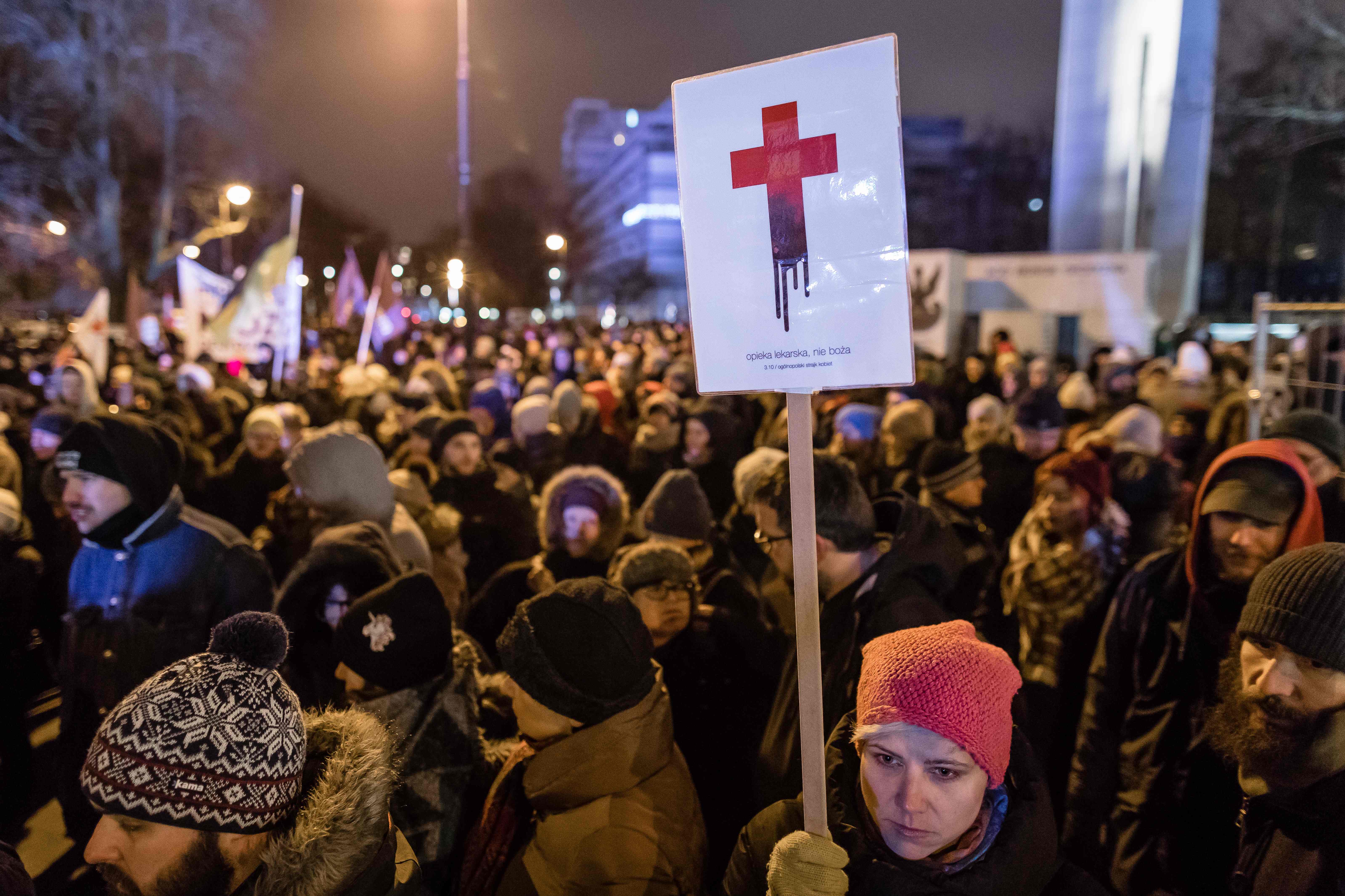 مظاهرات فى بولندا ضد تجريم الإجهاض