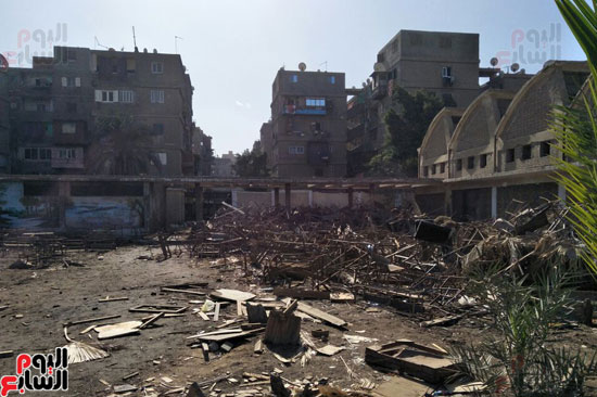 صور القمامة تحاصر مدرسة الزاوية الفنية بالقاهرة (7)