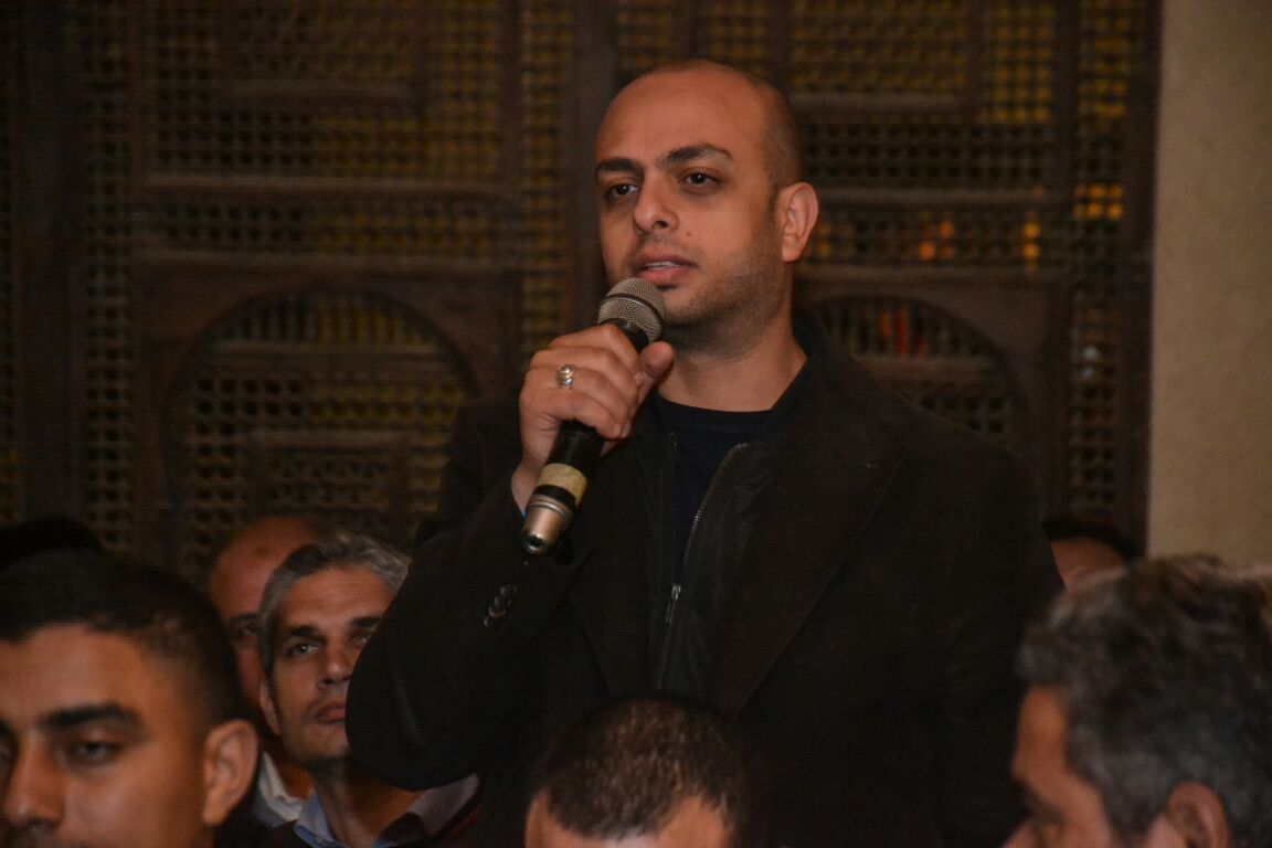 أحمد مراد يوجه سؤالا للكاتب حسن كمال عن رواية نسيت كلمة السر