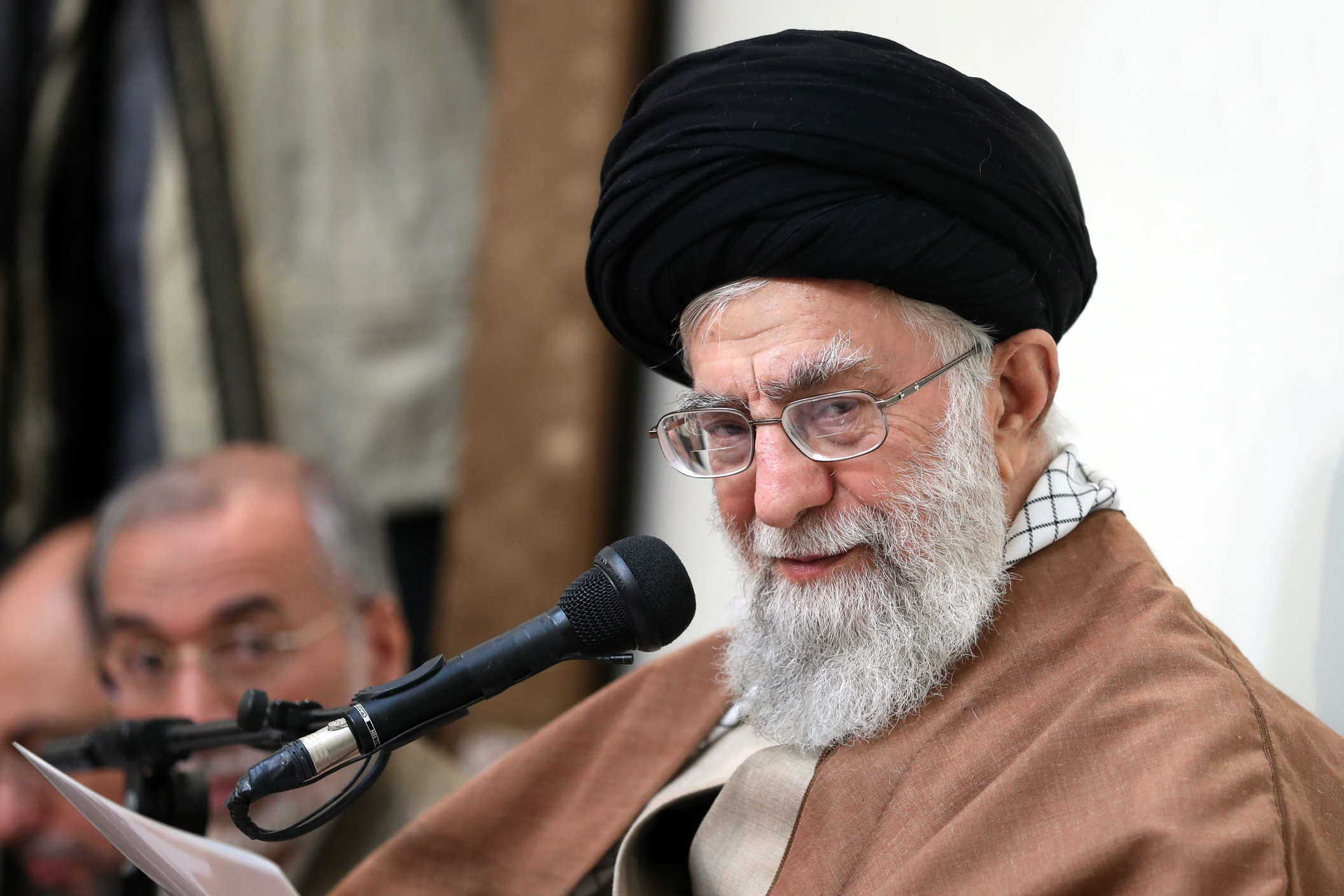 المرشد الأعلى الإيرانى يلقى بيانًا على خليفة المظاهرات