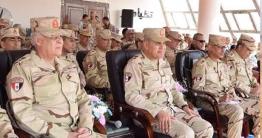 وزير الدفاع يشهد مشروع الجيش الثانى التكتيكى