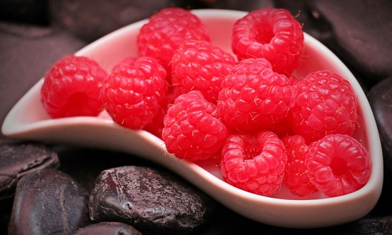 raspberries-fruits-fruit-red-128866