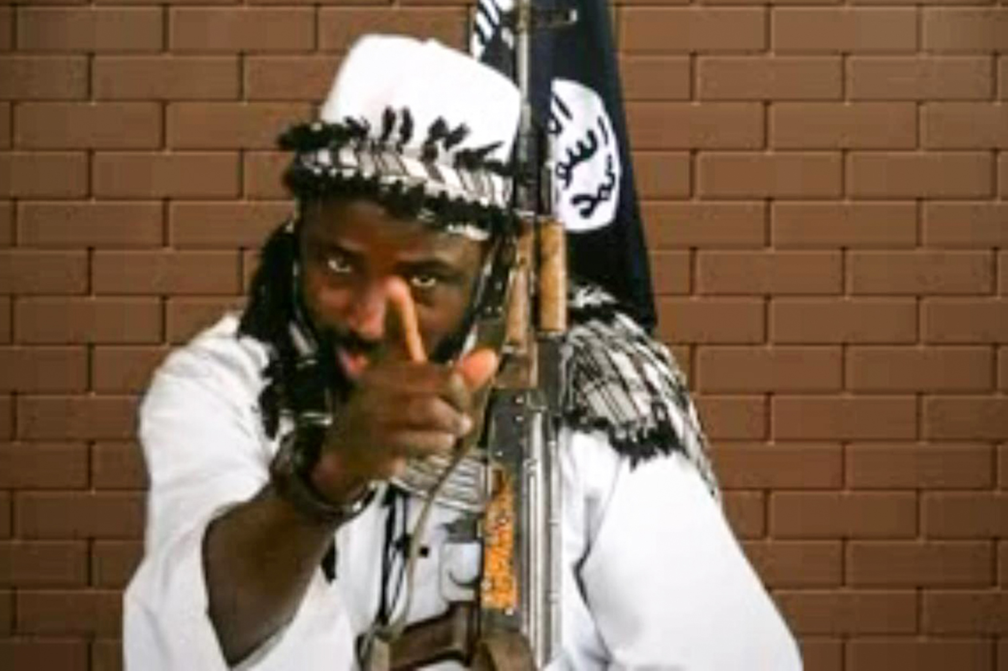 زعيم بوكو حرام يظهر فى مقطع فيديو ليكذب أنباء هزيمة التنظيم