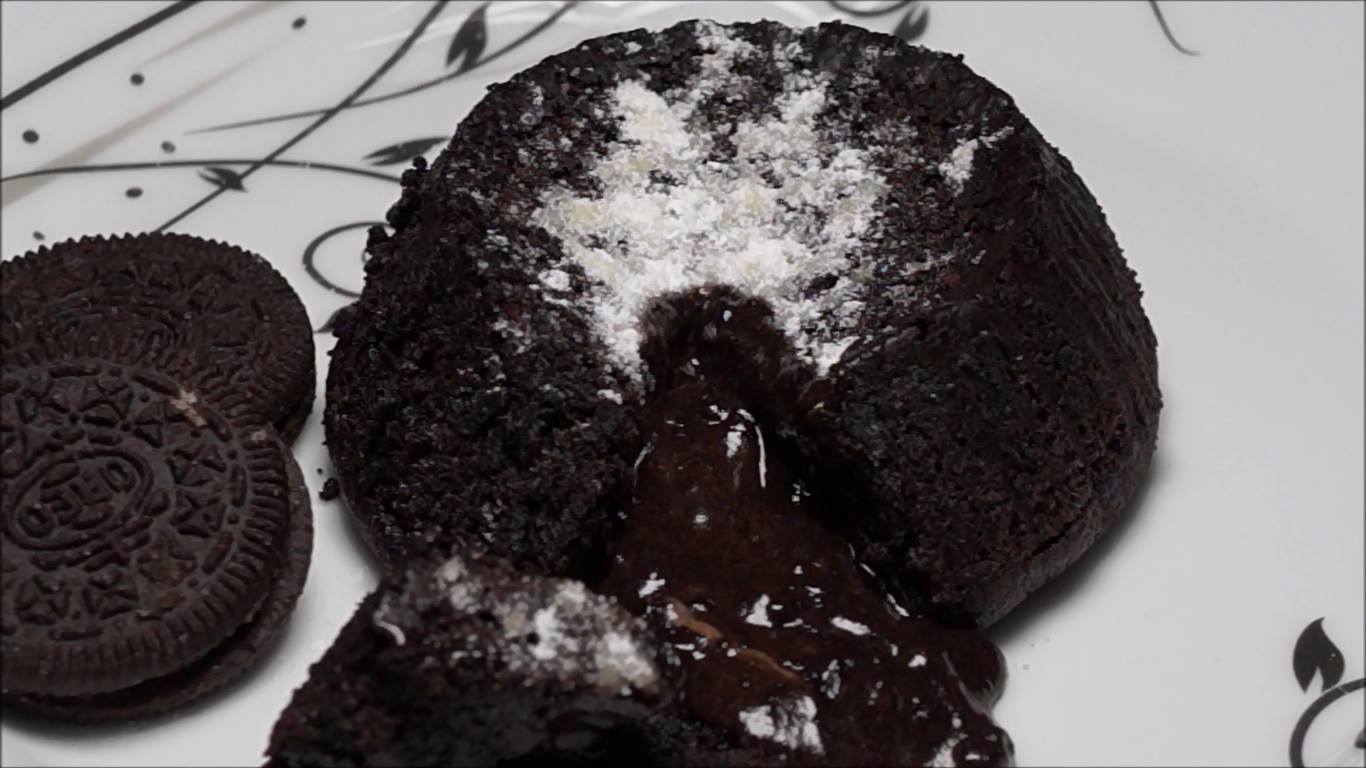 طريقة عمل أوريو مولتن كيك  (3)