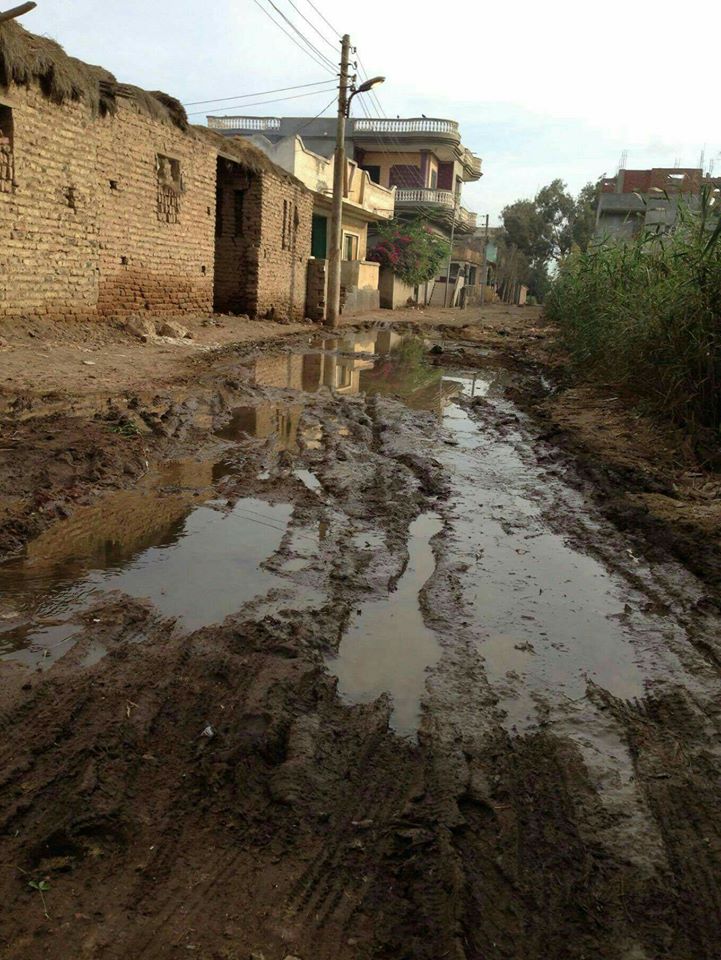 الصرف يغرق شوارع قرية أصف