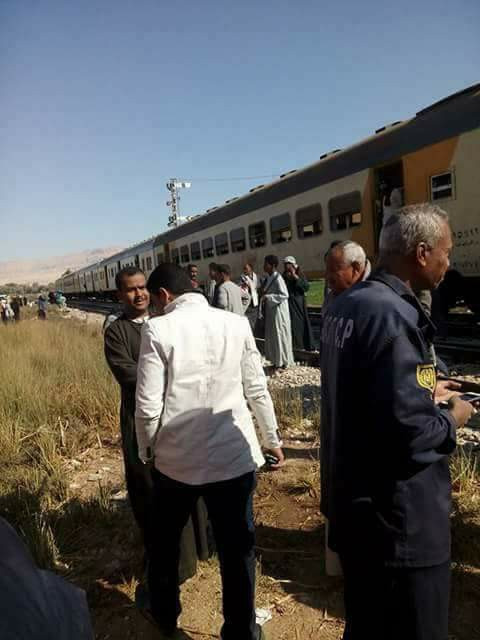 السيطرة علي حريق محدود بجرار قطار مميز أمام قرية الحميدات بإسنا (2)