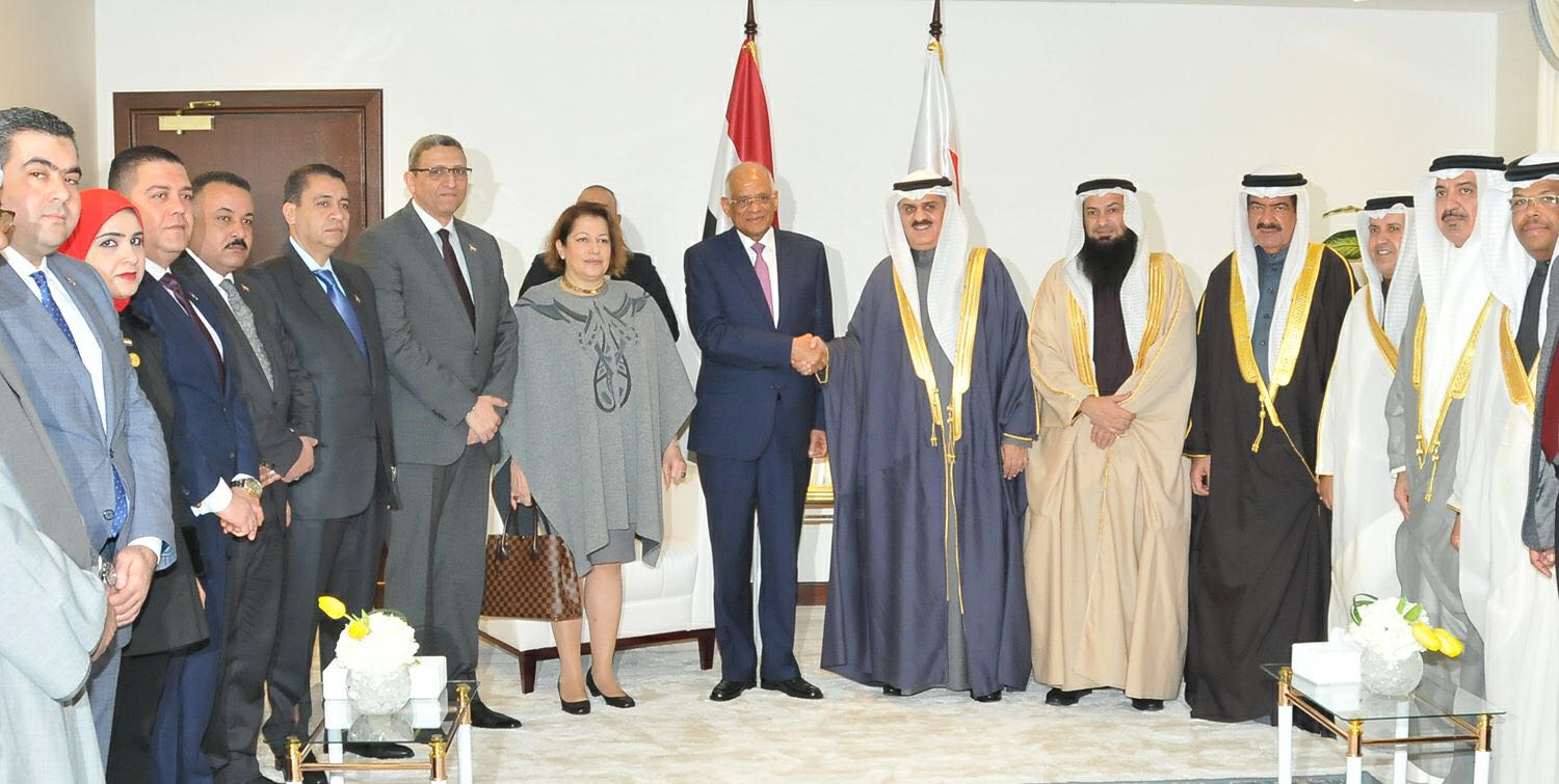 صور على عبد العال ورئيس مجلس الثقافه البحرينى (4)
