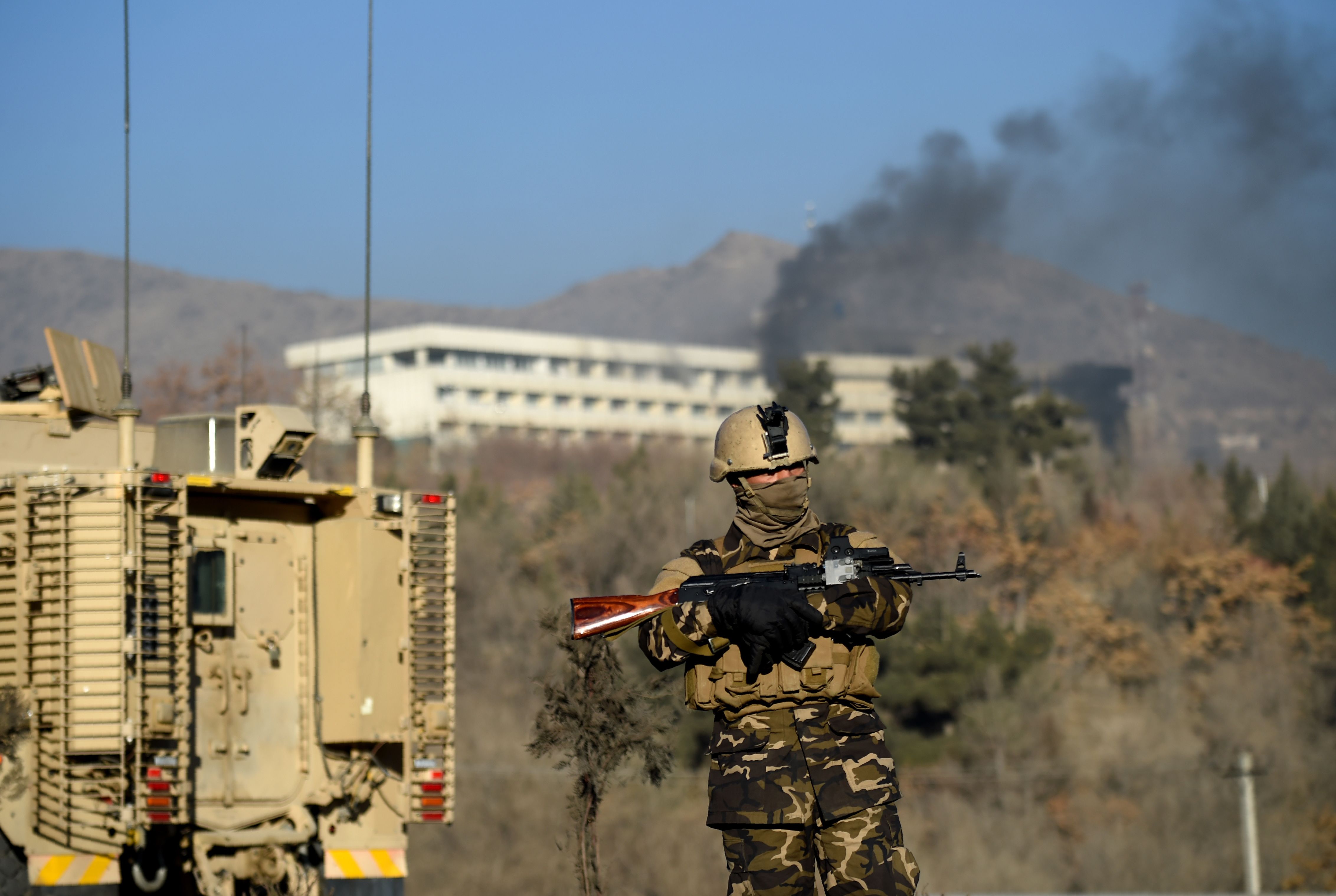 الجيش الأفغانى يواجه هجوم مسلح فى كابول