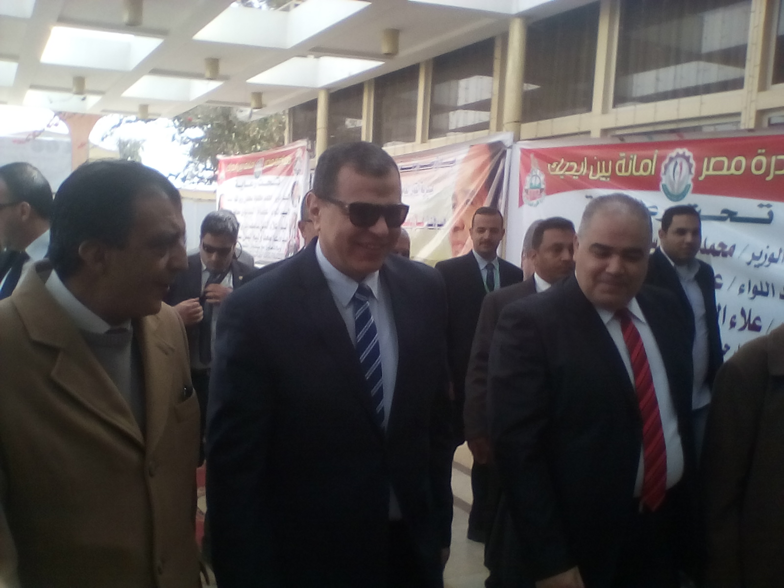 وزير القوى العاملة خلال وصوله لمحافظة المنيا (2)