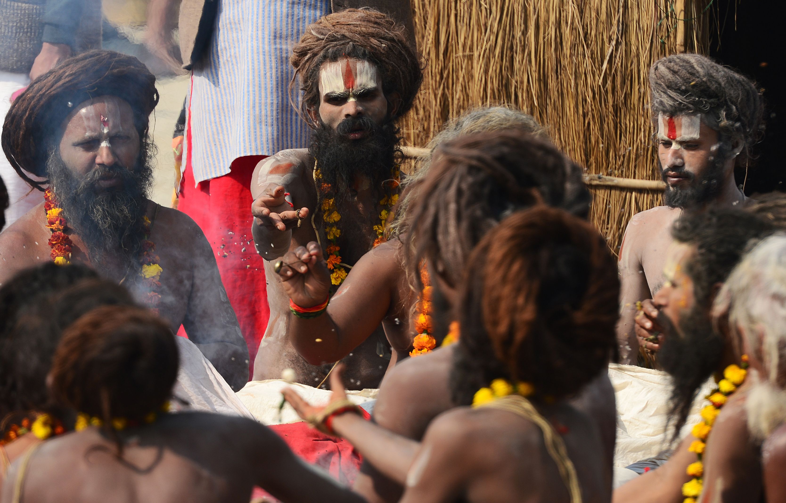 هندوس يشاركون فى مهرجان ماغ ميلا