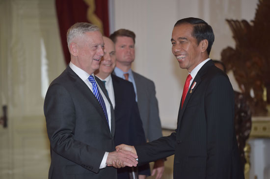 لقاء بين وزيرا دفاع أمريكا وإندونيسيا