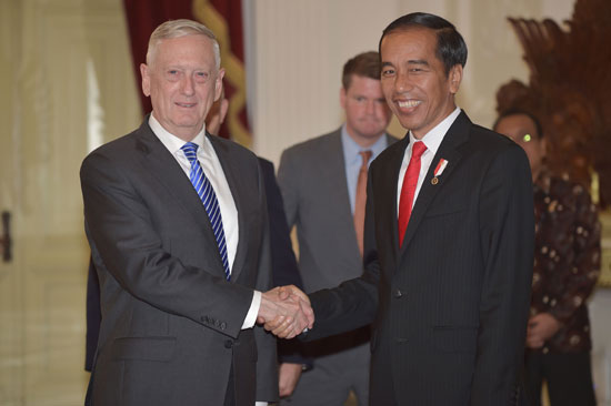 وزيرا دفاع أمريكا وإندونيسيا