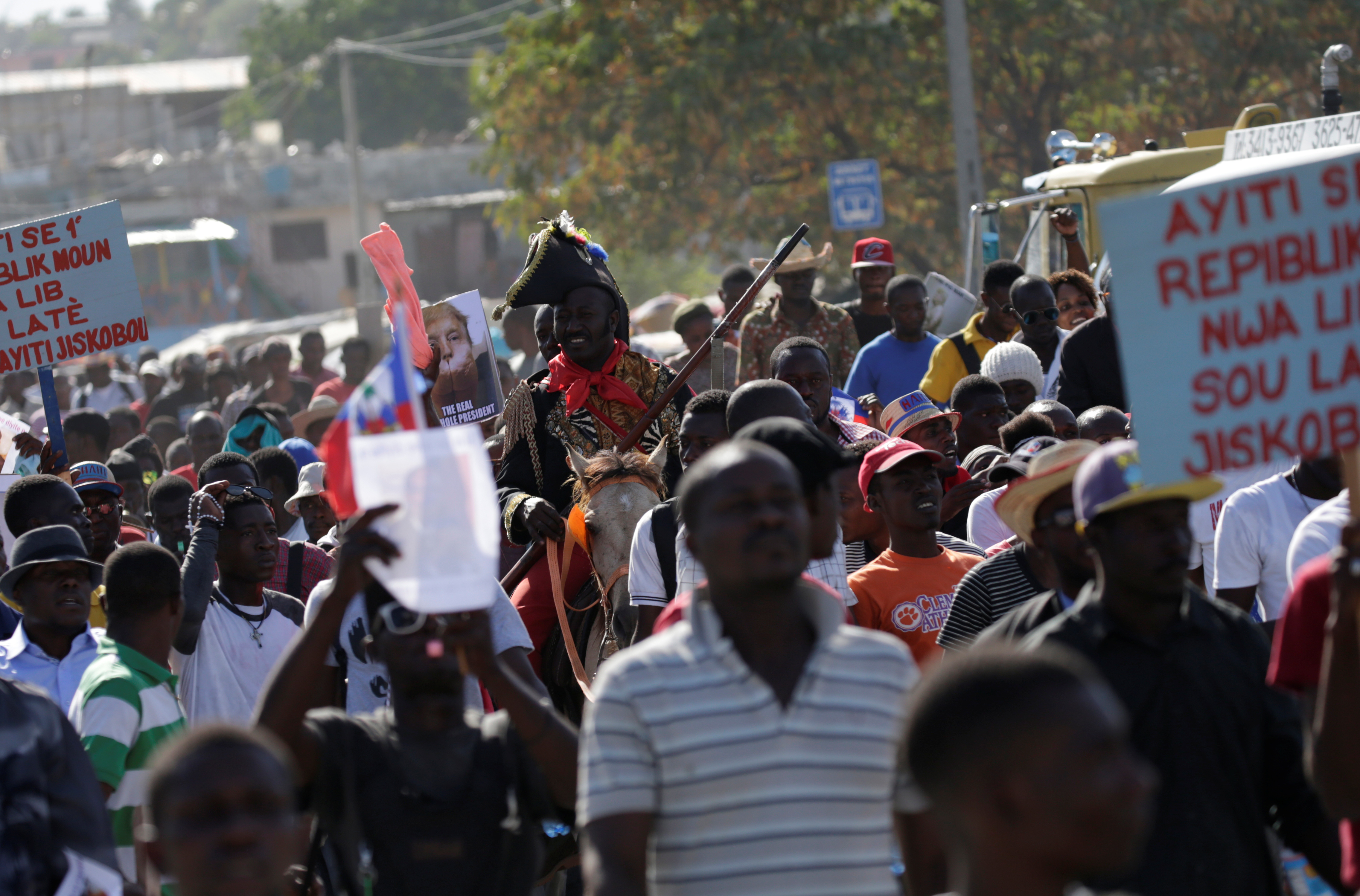 مظاهرات فى هايتى ضد الرئيس الأمريكى