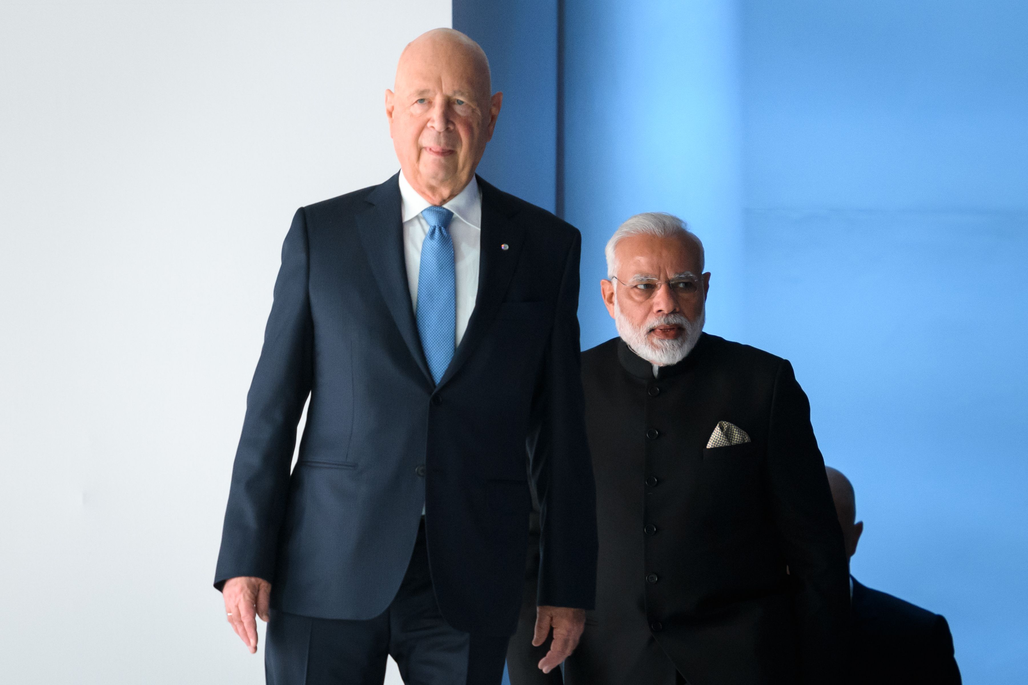 رئيس وزراء الهند والرئيس التنفيذي للمنتدى الاقتصادى العالمى
